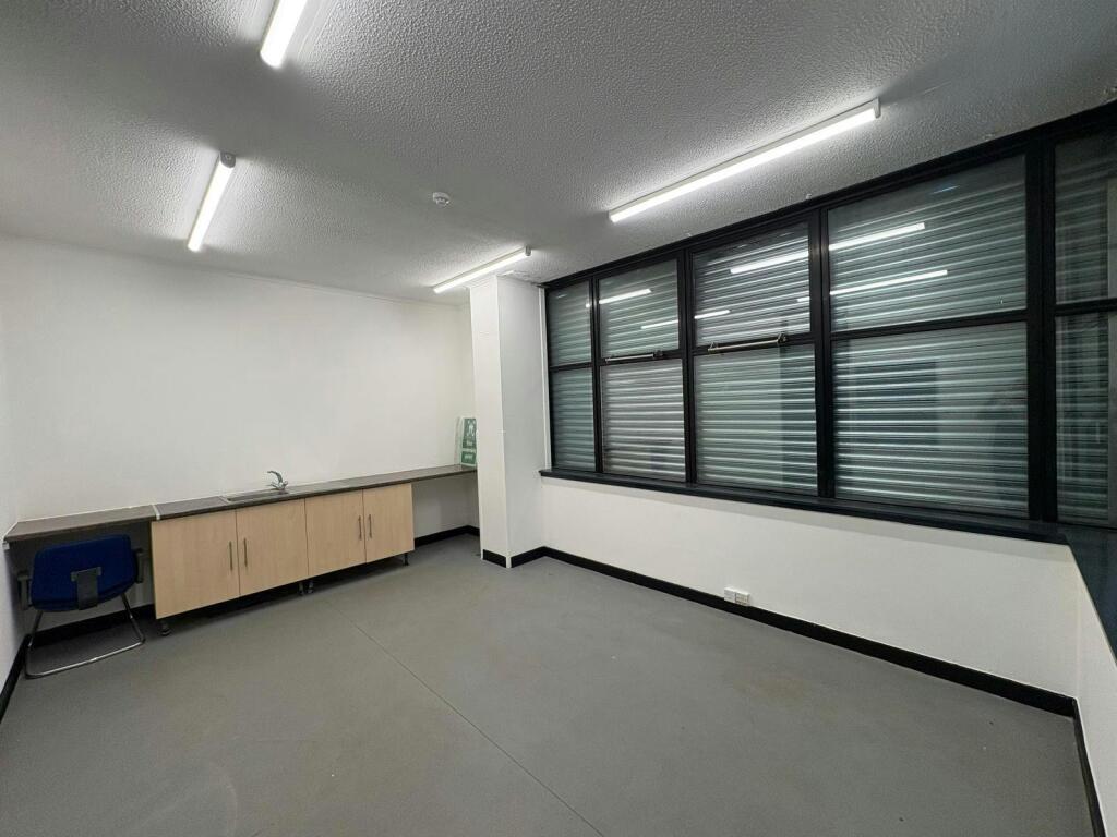 PHOTO-2025-11-28-10-53-53 15.jpg