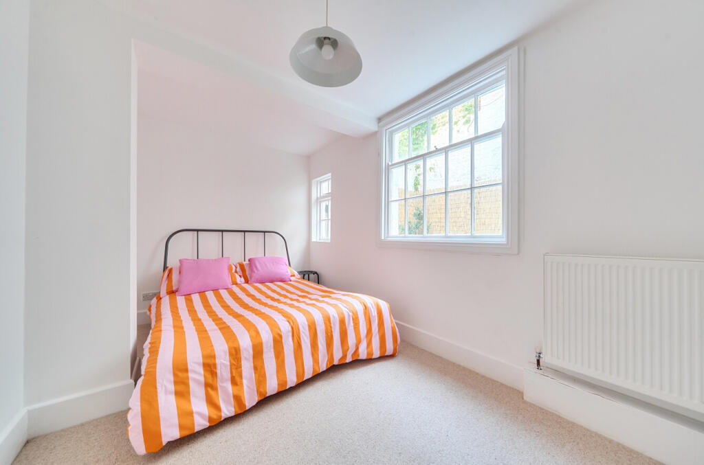 Apartment in Hove, Brunswick - View 5