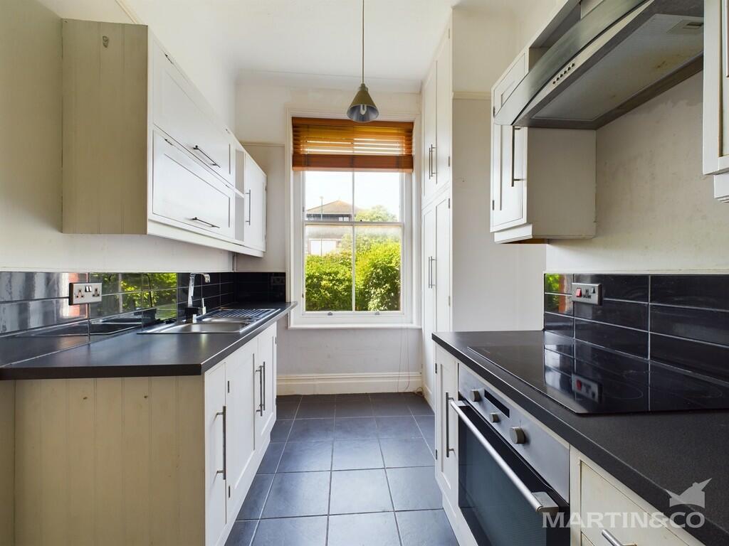 22 Victoria Drive photo 2