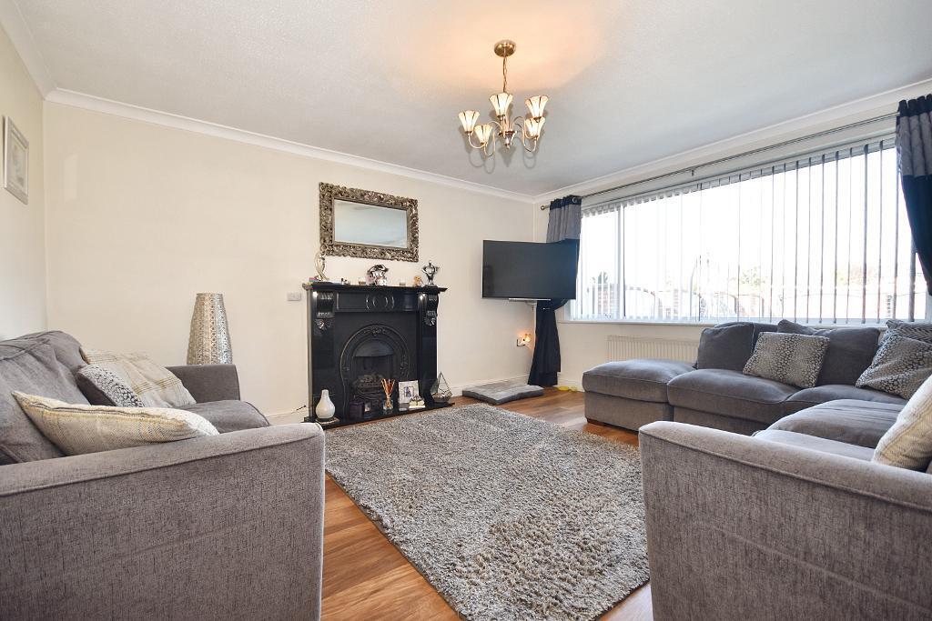 Henthorn Road, Clitheroe, Lancashire, BB7 2QF photo 2