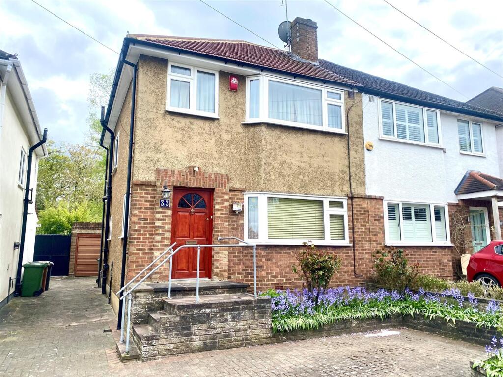 Main image of property: Oakmere Avenue, Potters Bar