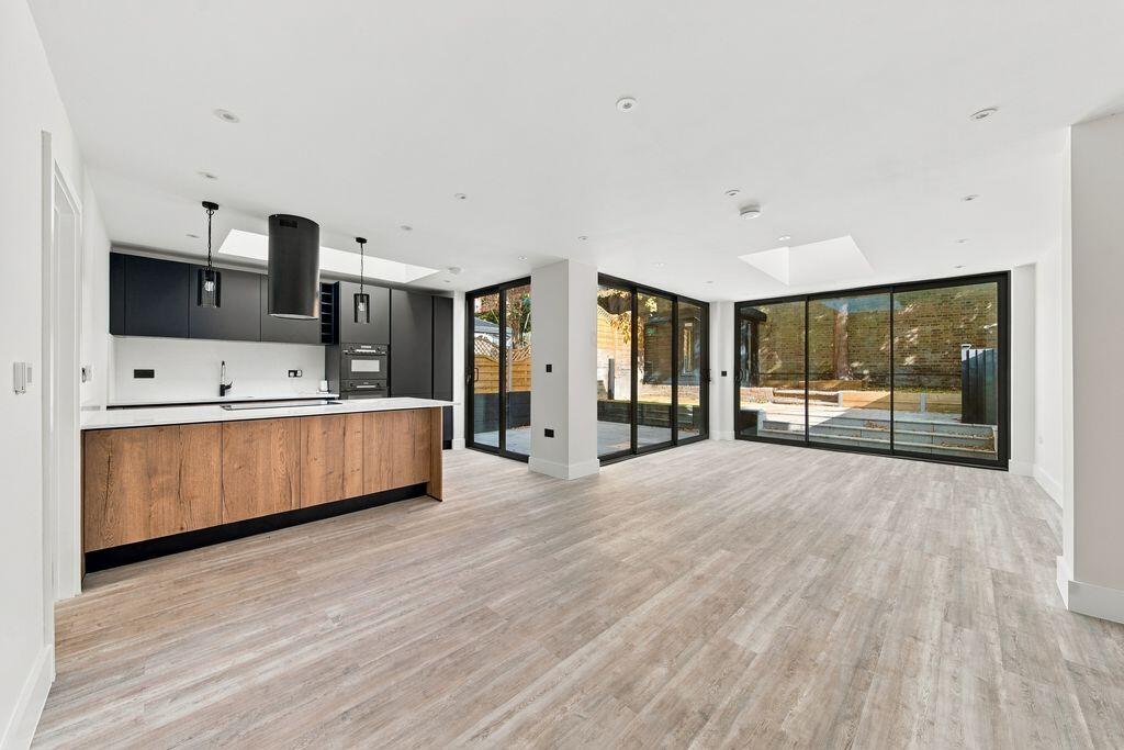 Apartment in London - View 3