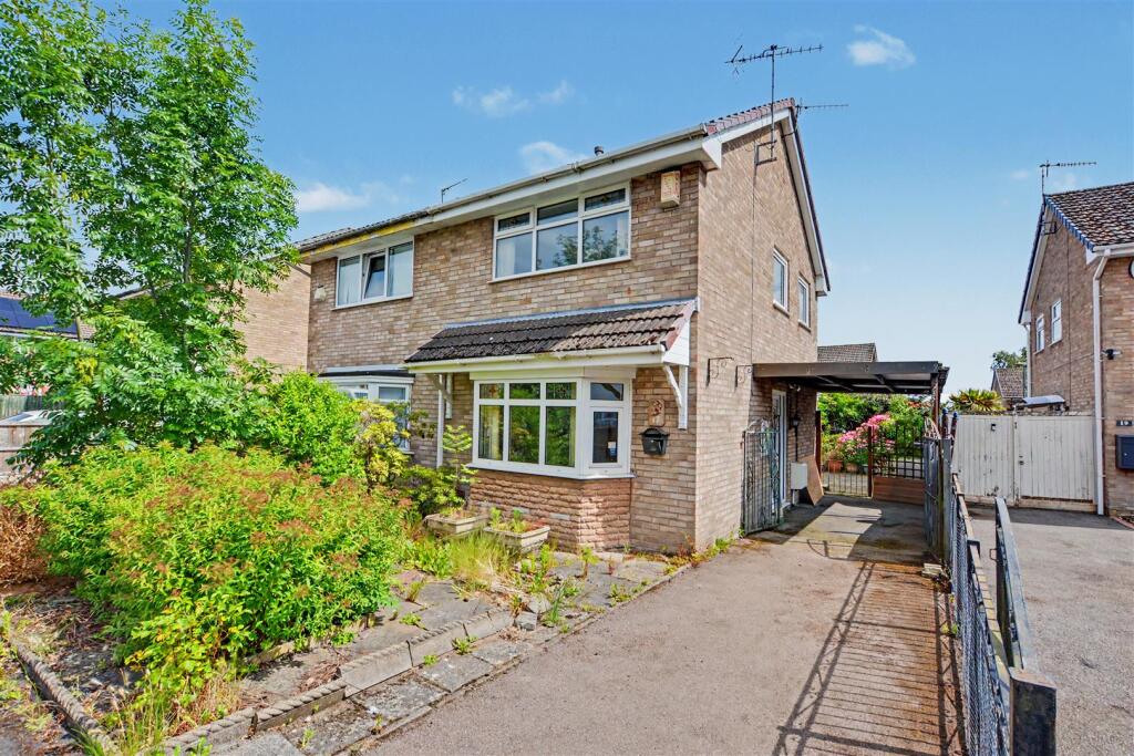 Main image of property: Ballerat Crescent, Nottingham