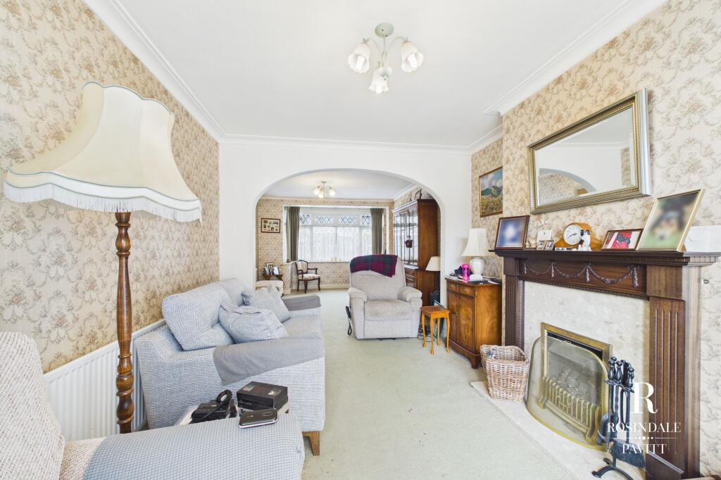 Godalming Avenue, Wallington, SM6 - View 6