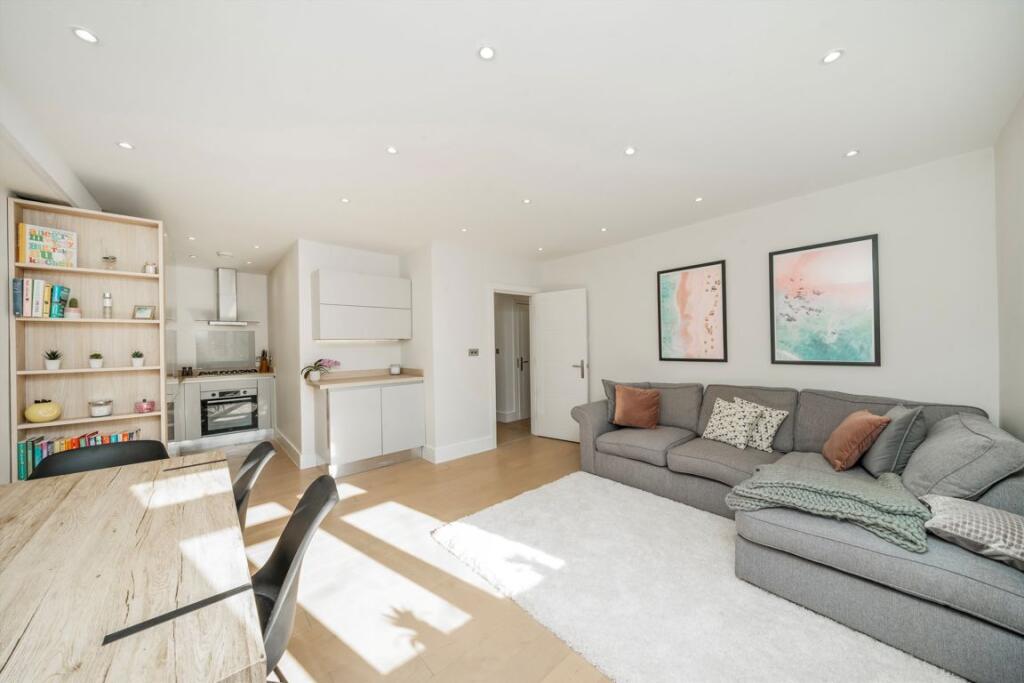 Apartment in London - View 2