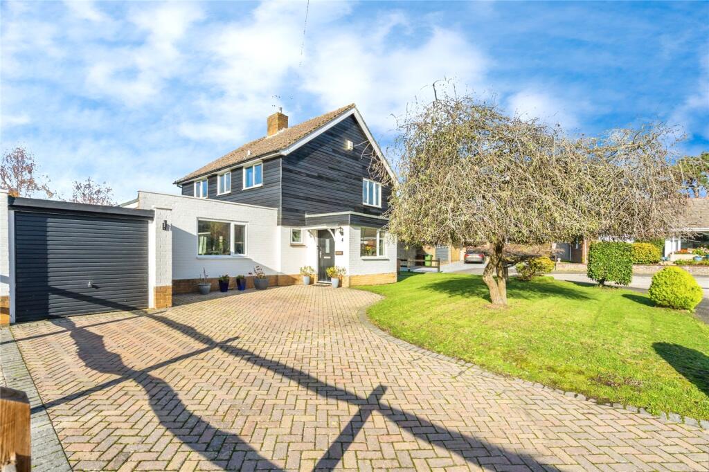 Main image of property: Wandleys Close, Eastergate, Chichester, West Sussex, PO20