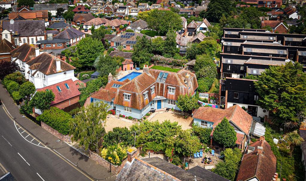 Main image of property: High Street, Burnham-On-Crouch
