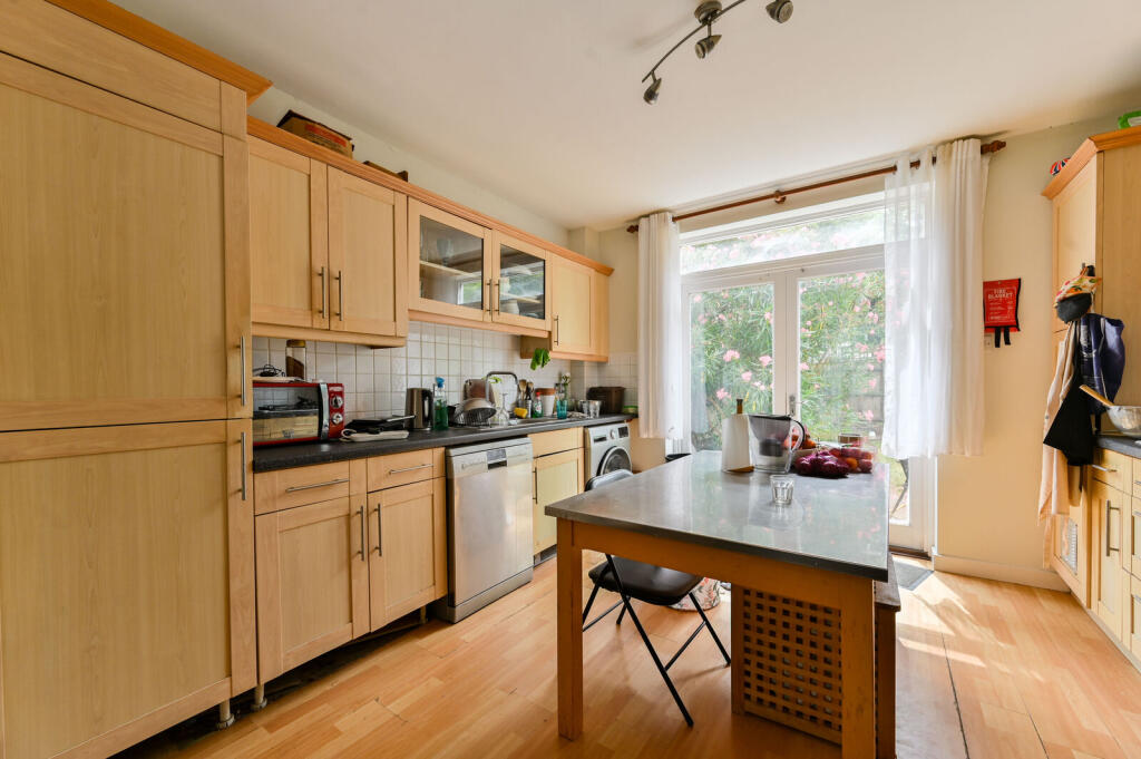 House in London, Bermondsey Village, Walworth - View 4