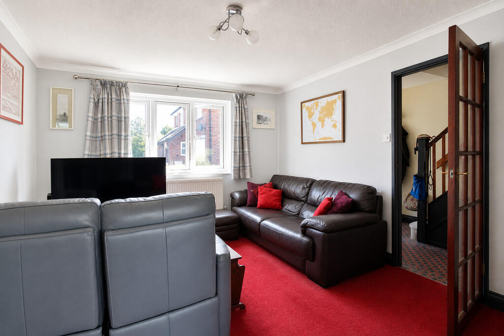 East House Avenue, Stubbington photo 4