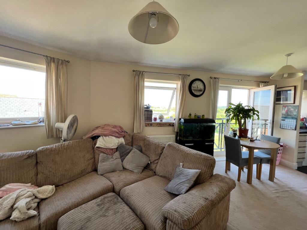 Apartment in Portishead, North Somerset - View 3