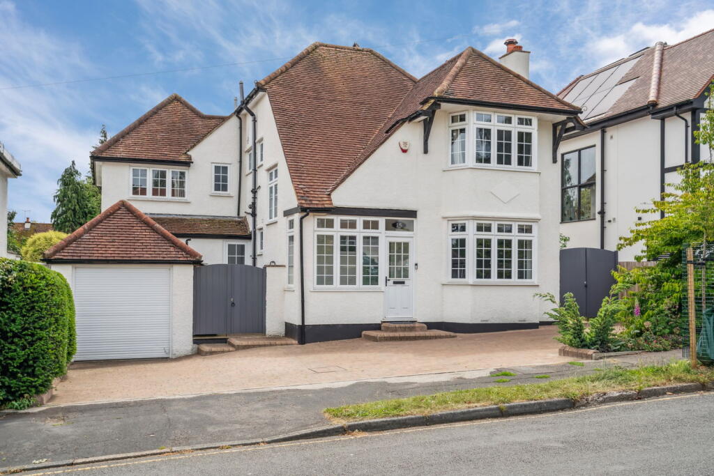 Main image of property: Hill Rise, Rickmansworth, WD3