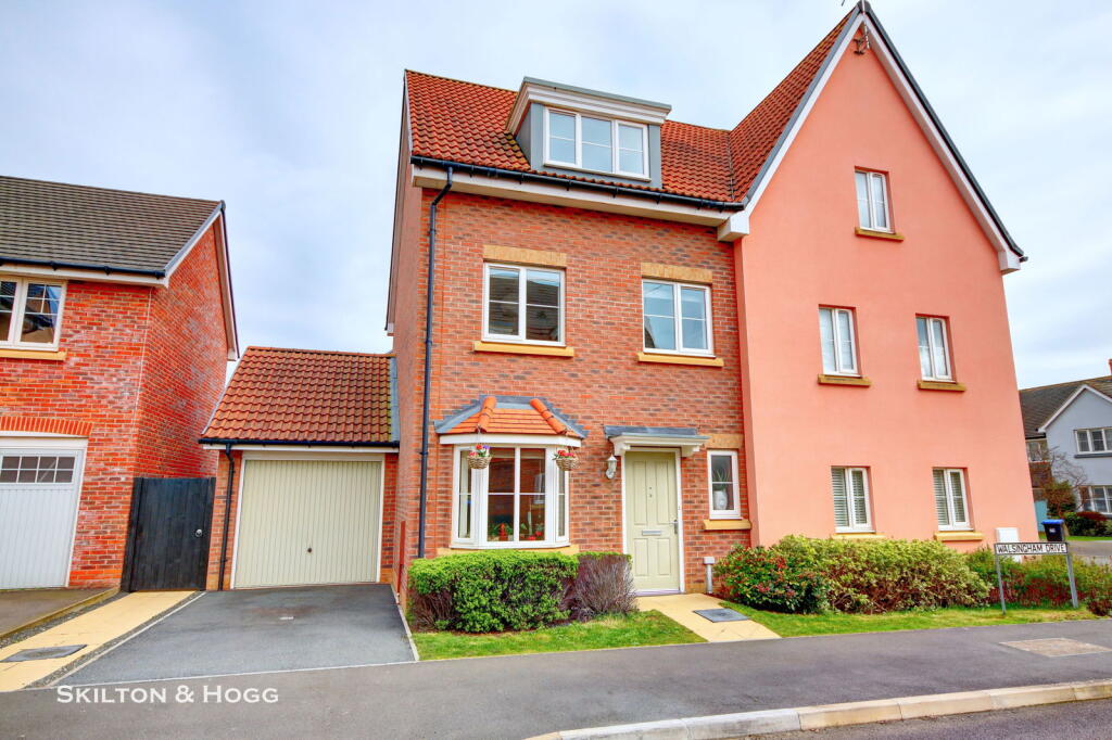 Main image of property: Walsingham Drive, Daventry, NN11 2LE