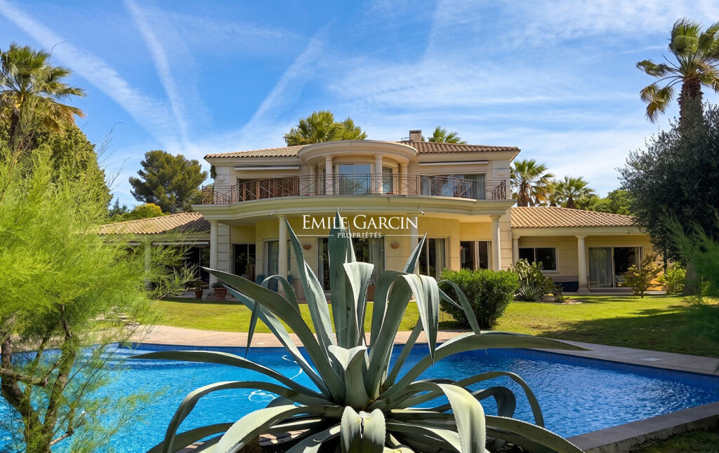 Main image of property: Provence-Alps-Cote d`Azur, Bouches-du-Rhône, Marseille