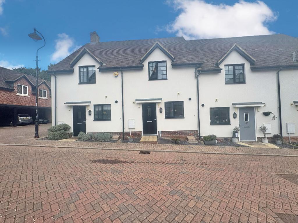 2-bed terraced on The Vineyards, Silsoe, MK45, £300,000