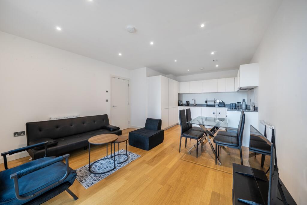 Apartment in Southall - View 2