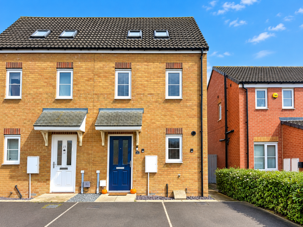 3-bed semi-detached on Buckthorn Grove, Middlesbrough, £155,000