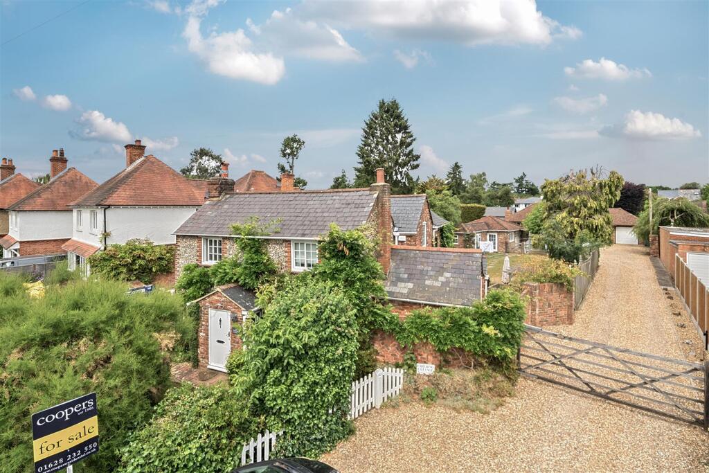 House in Slough - View 2
