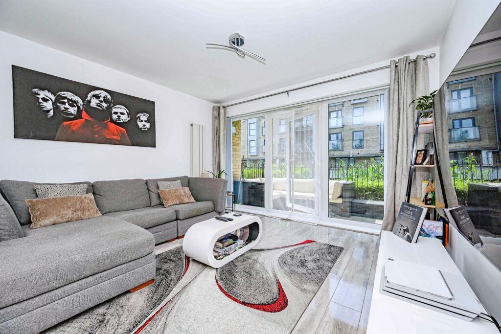 Apartment in Dacorum, Nash Mills - View 4
