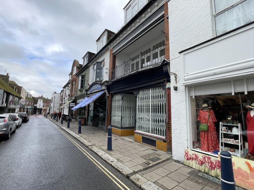 Main image of property: 27 High Street, Hythe, Kent, CT21 5AD