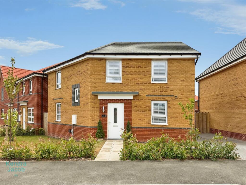 3-bed detached on Revill Road, Langold, Worksop, £280,000