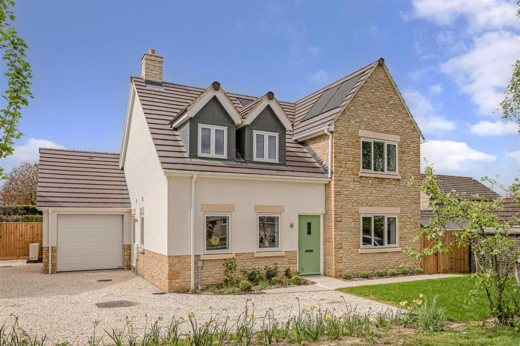 Main image of property: The Dell, Bredon