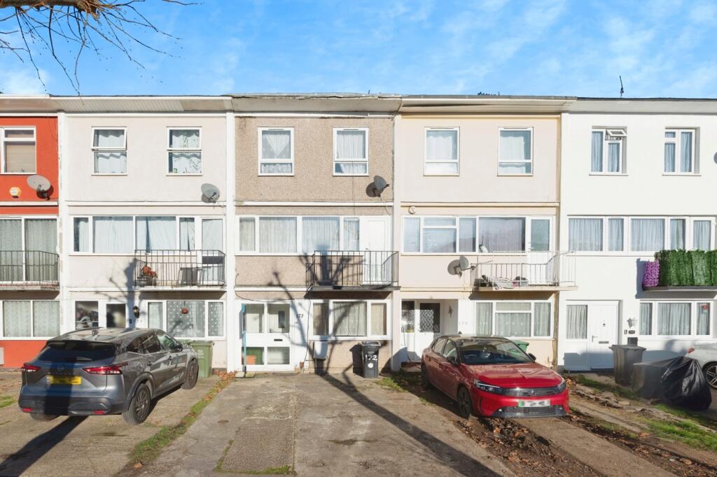 Main image of property: Long Riding, Basildon, Essex, SS14