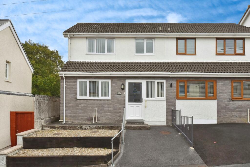 3-bed semi-detached on Pen Y Gaer Cottages, Llanelli, Carmarthenshire, SA14, £210,000