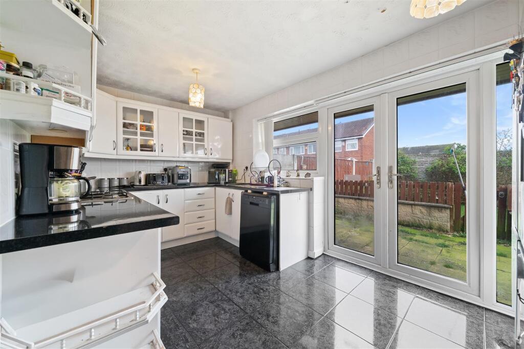 Alma Close, Fazakerley, Liverpool photo 4
