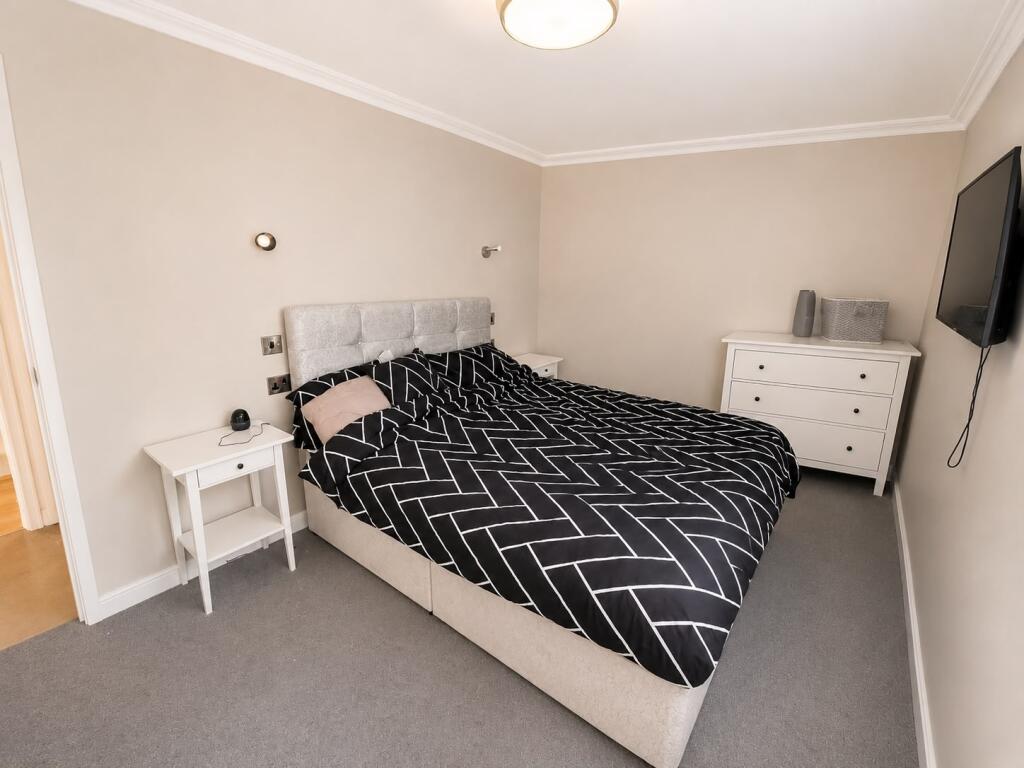 Apartment in Hull - View 3