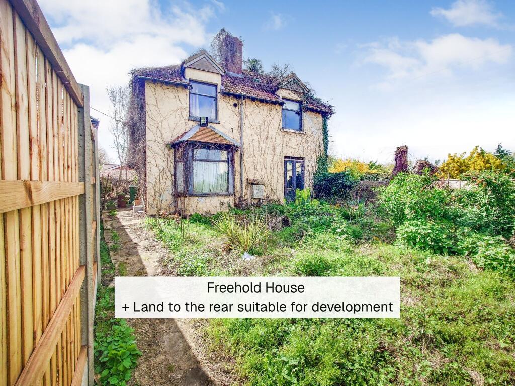 3-bed detached on Sandhurst Lane, Gloucester, GL2 9AQ, £100,000