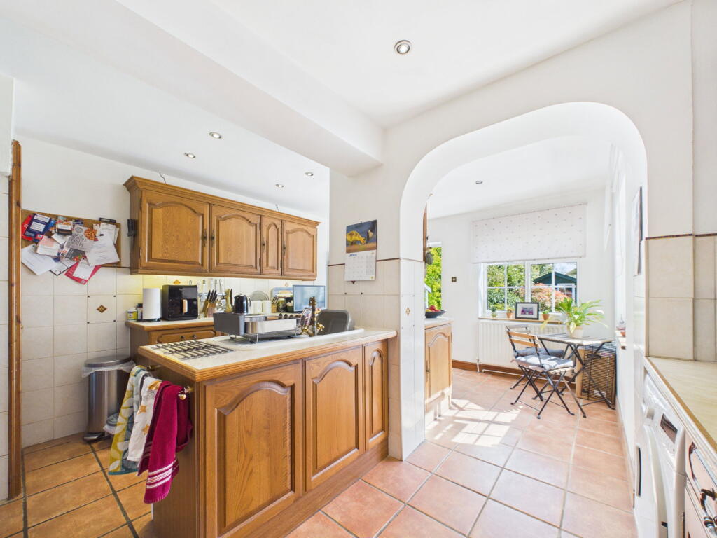 The Parkway, Iver Heath, SL0 photo 2
