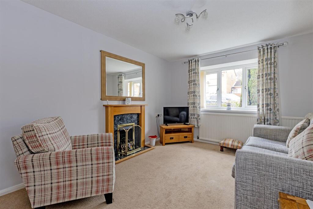 House in Chesterfield, Derbyshire - View 2