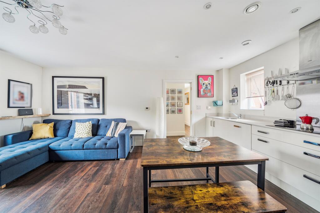 Apartment in Maidenhead, St Marks - View 5