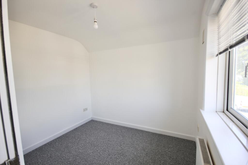 Apartment in Bournemouth, Branksome, Poole - View 5