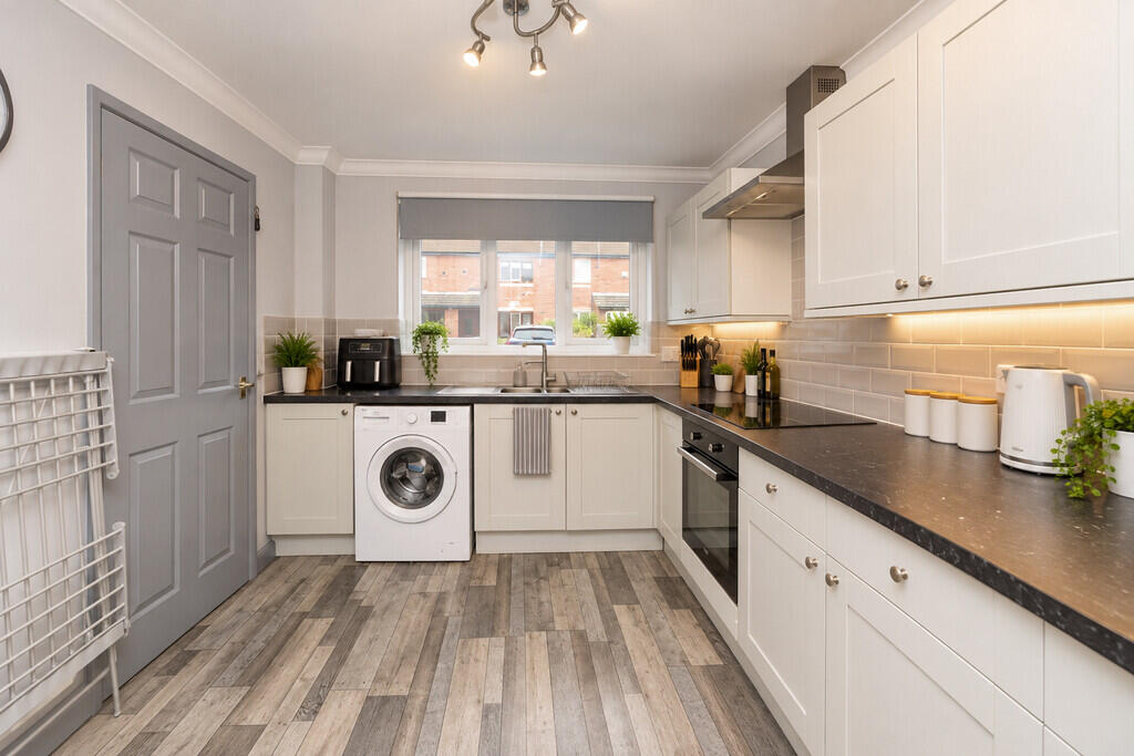 Watling Close, Caister-on-sea photo 2