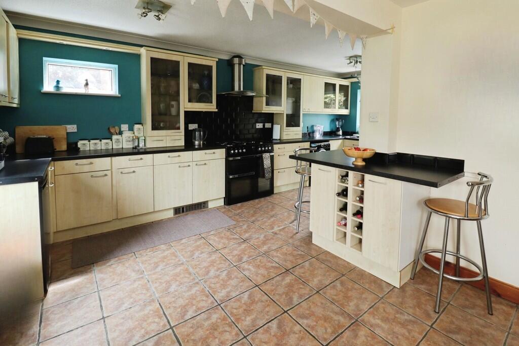 House in Lincoln - View 2