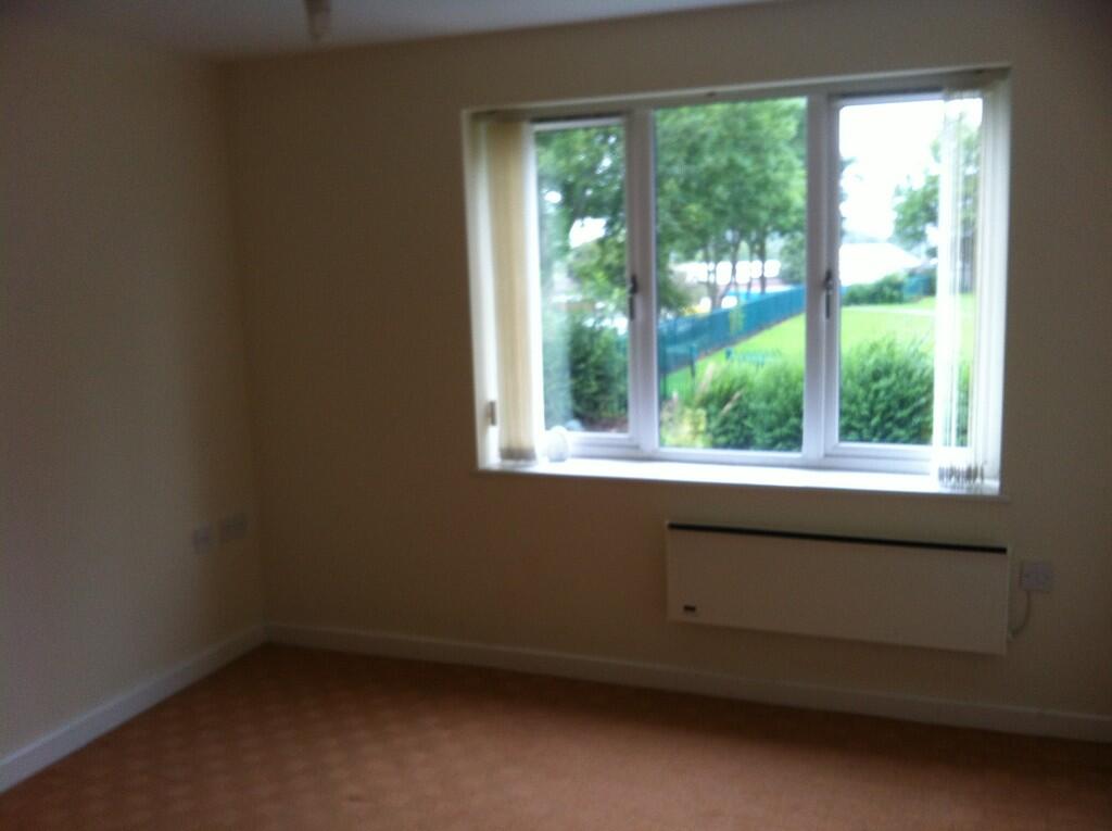 Apartment in Stoke-on-Trent - View 5