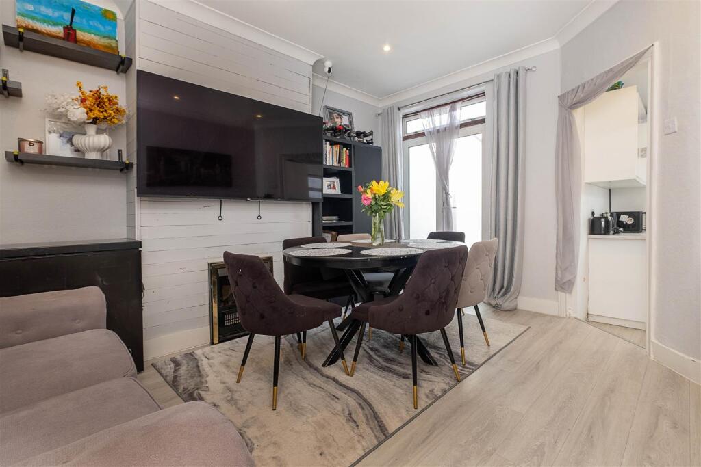 House in Kingston upon Thames - View 5