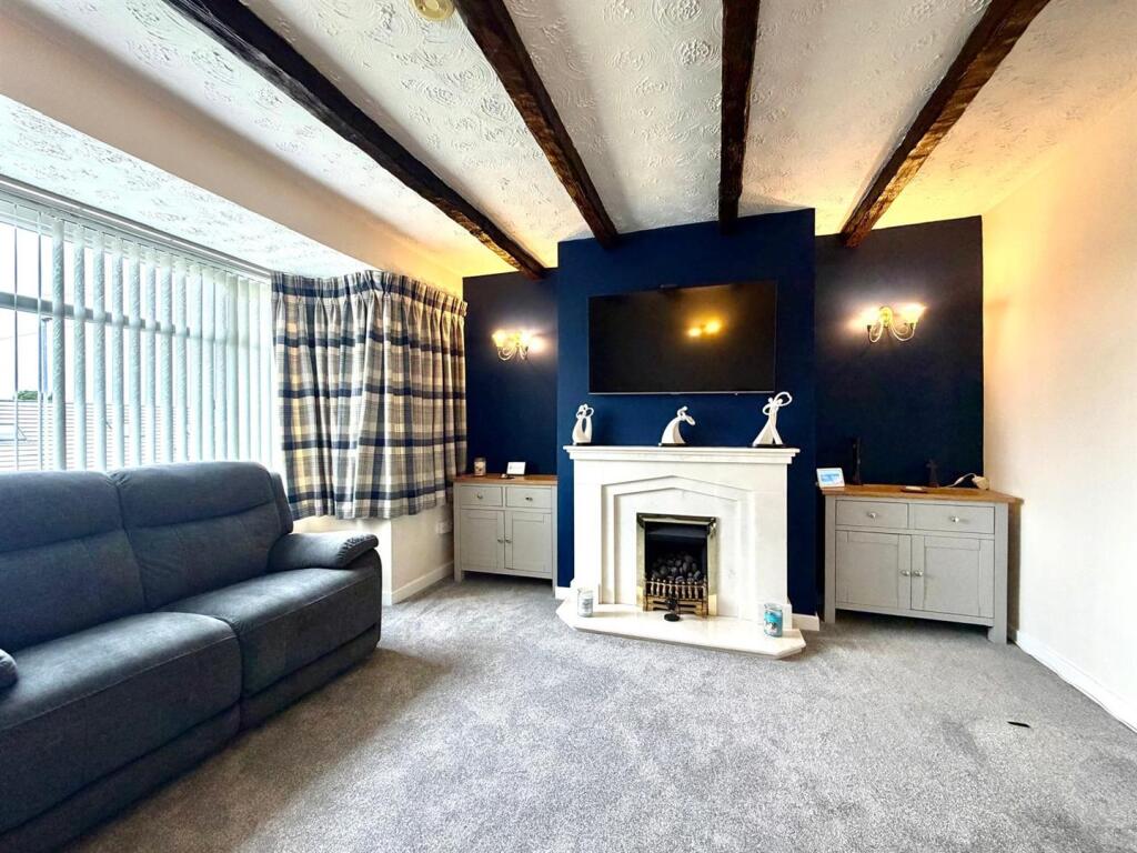 House in Pudsey, Farsley Beck Bottom, Stanningley - More