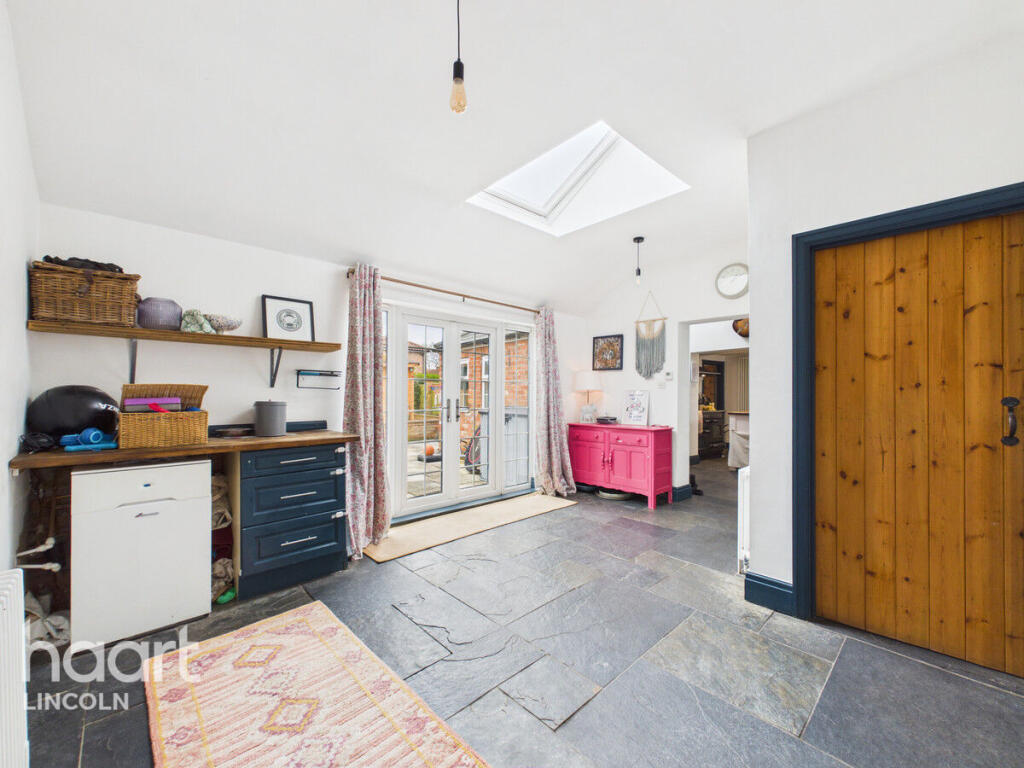 House in West Lindsey, Spridlington - View 4
