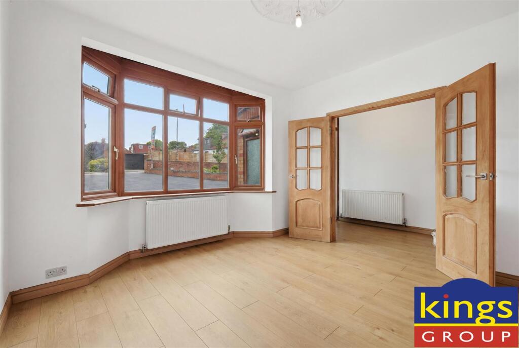 House in London - View 2