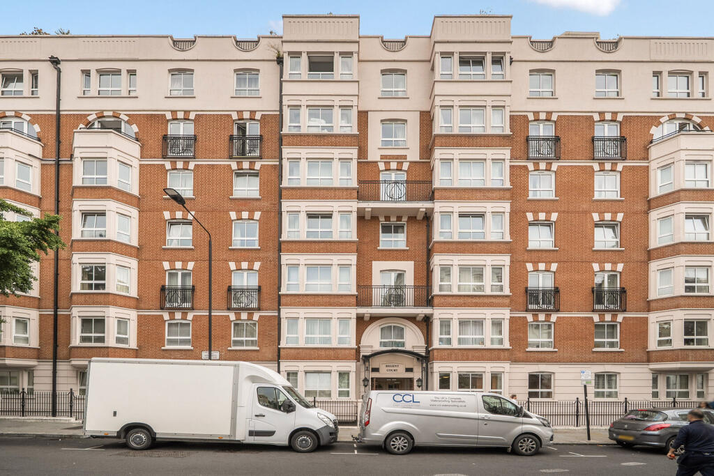 Apartment in London, Kensington - View 3