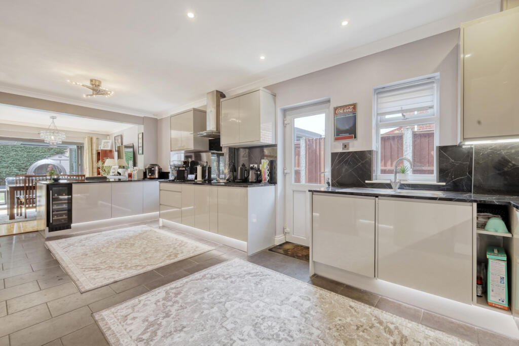 House in Southend-on-Sea - View 2