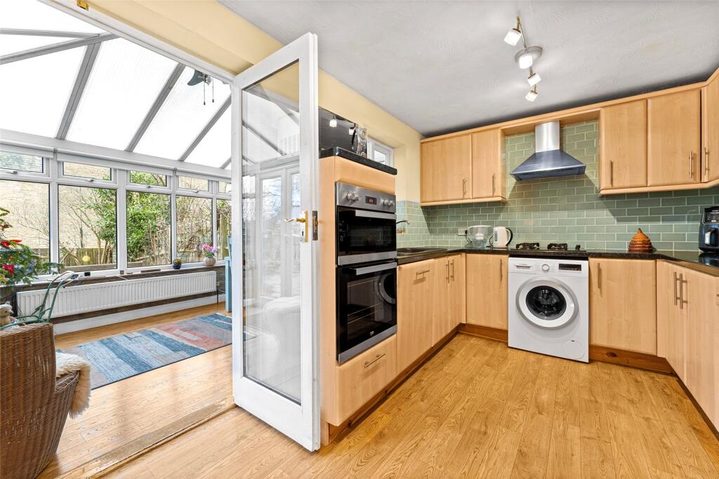 Ackerman Road, Chipping Norton, Oxfordshire, OX7 photo 2