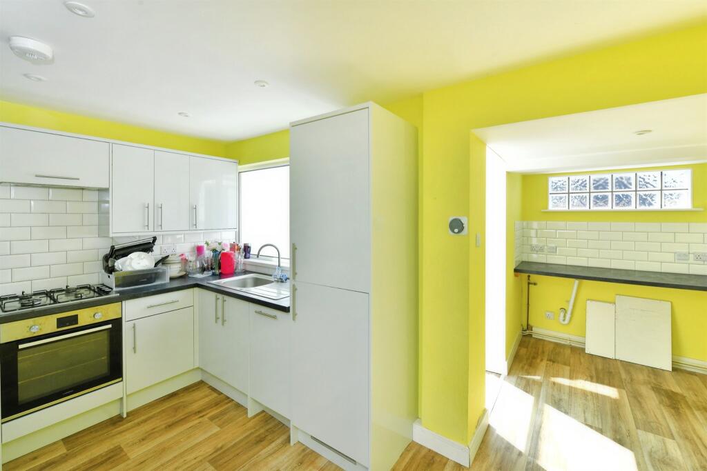 Bunyan Close, Plymouth - View 4