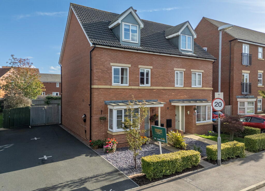 4-bed semi-detached on Angell Drive, Market Harborough, LE16 9GJ, £335,000