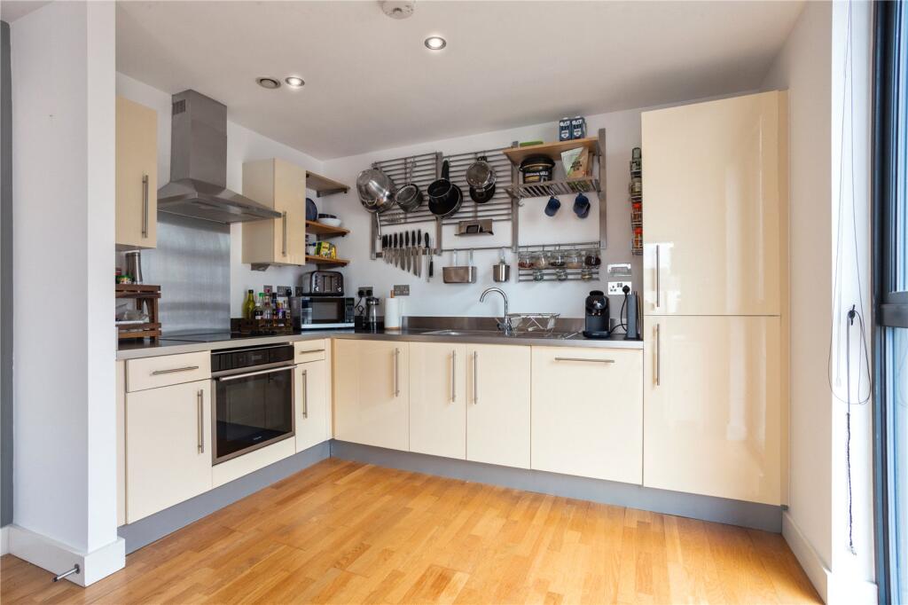 Apartment in Manchester, Greater Manchester - View 4