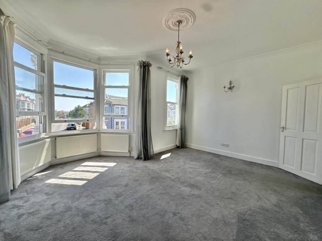 Apartment in London - View 3