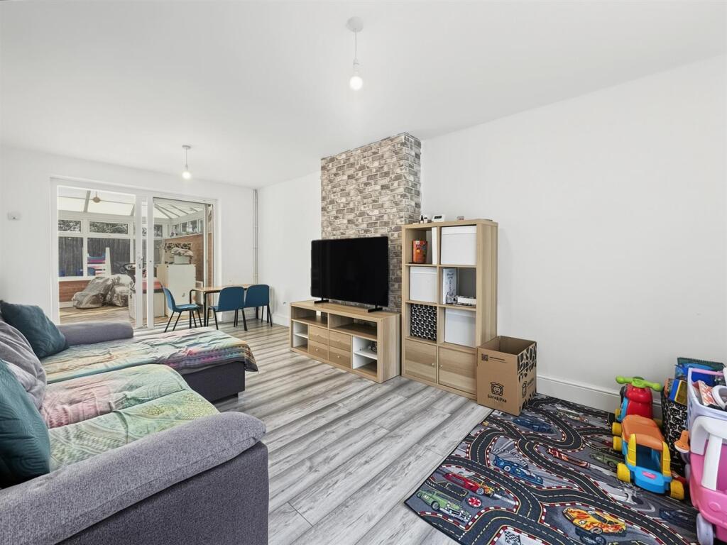 House in Nottingham - View 3