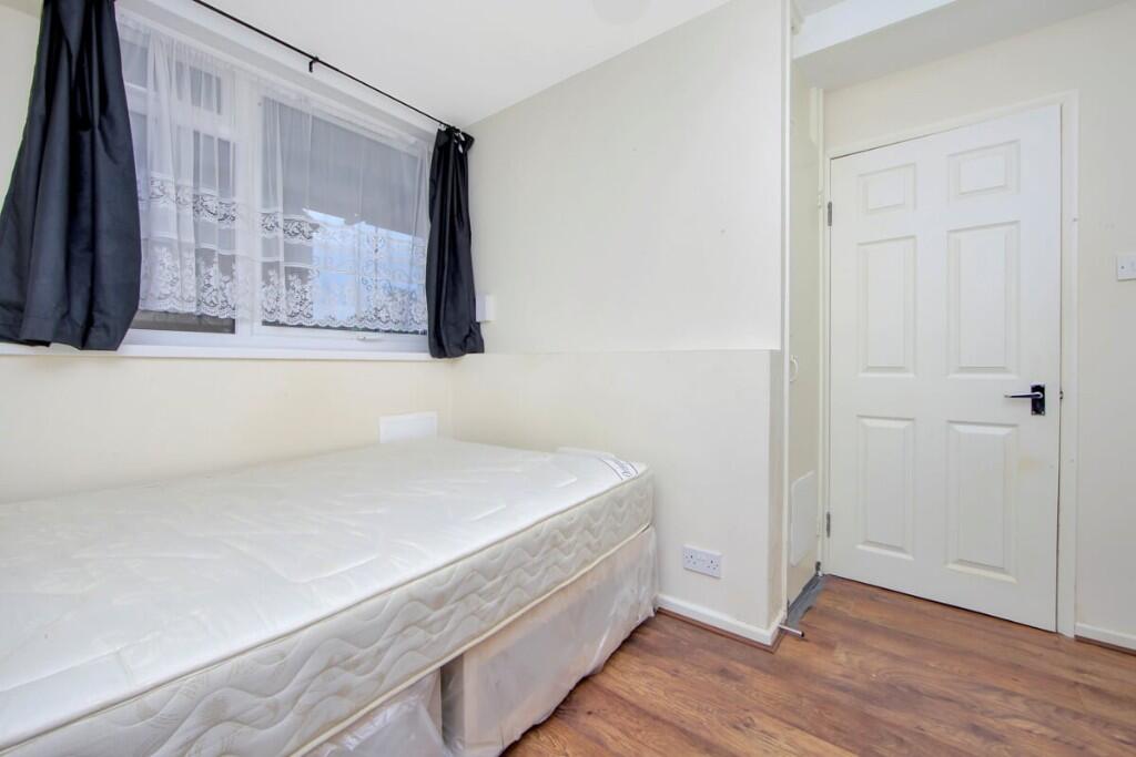 4 bedroom maisonette for rent